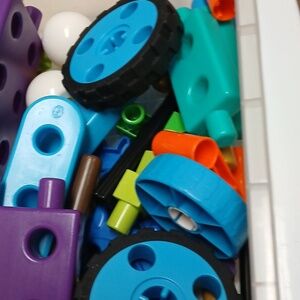 Thames & Kosmos Kids First Robot Engineer Kit and Storybook